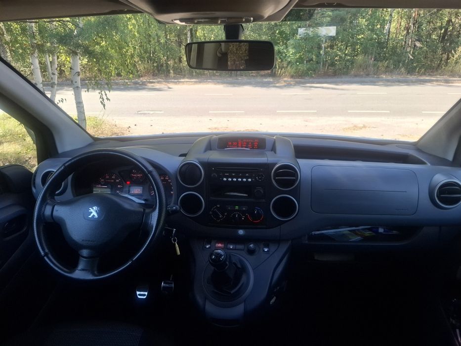 Продаю Peugeot Partner 1.6
