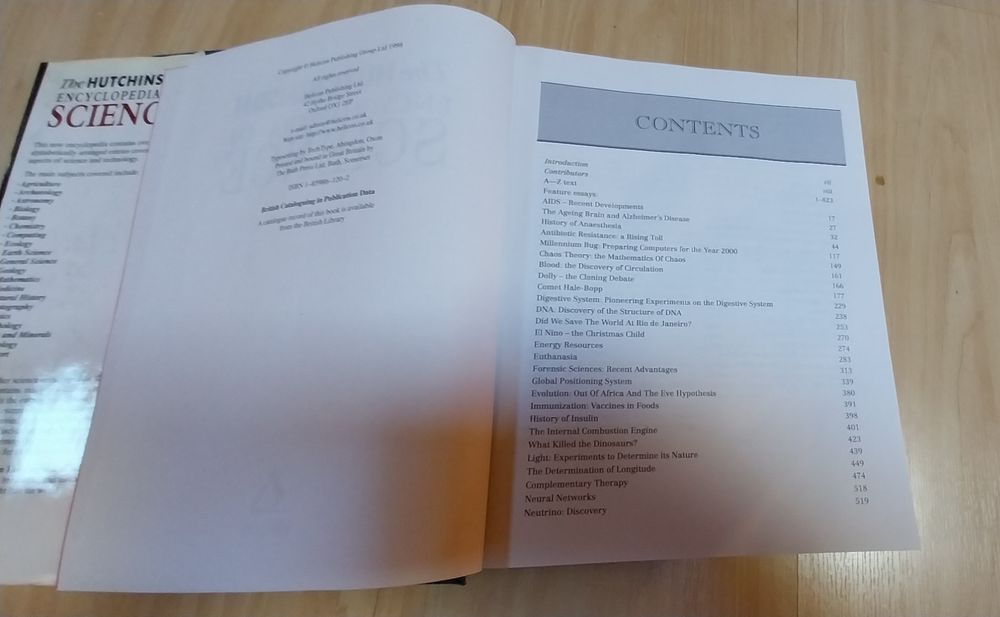 Livro The Hutchinson Encyclopedia of Science
The Hutchinson Encycloped