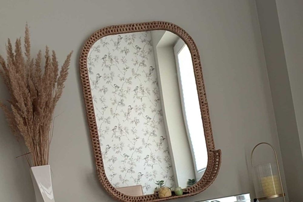 Lustro IKEA SOMMARBO z naturalnego rattanu (53×76 cm)