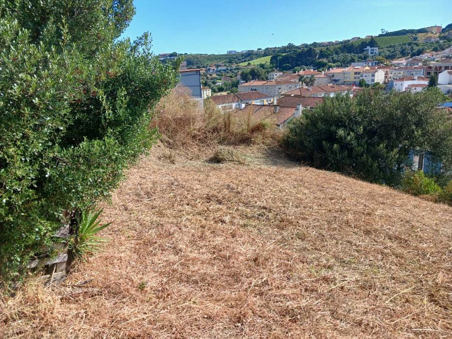 Lote de terreno para construção de vivenda