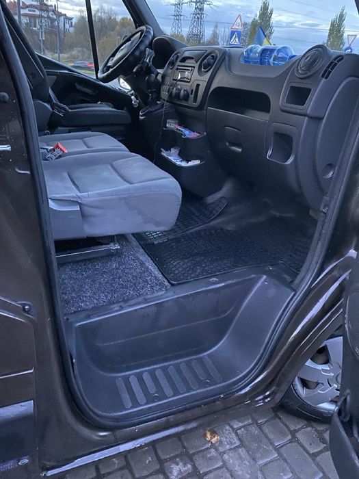 Бус пасажир нісан nv400 8+1