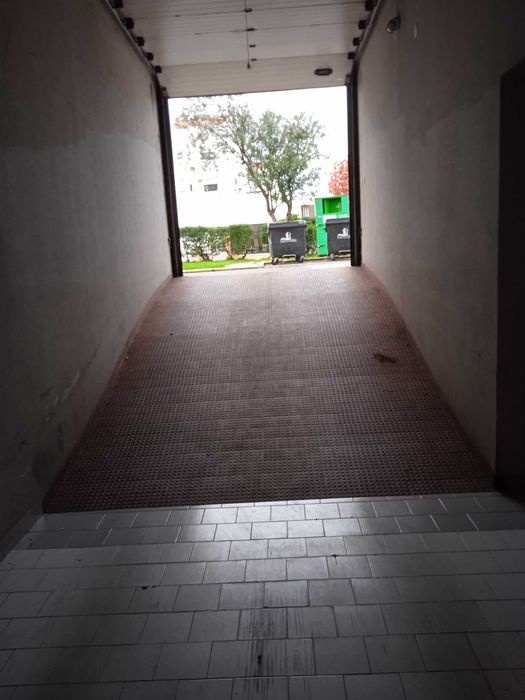 Garagem espetacular para venda em caldas da rainha vendo/alugo