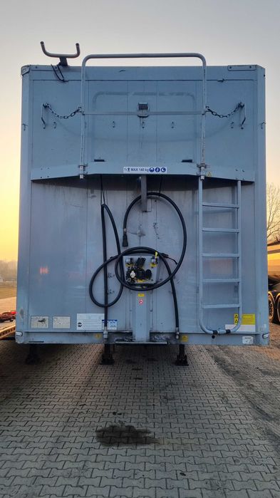 Stas ruchoma podłoga 92m3 2017 rok Podłoga 6 mm