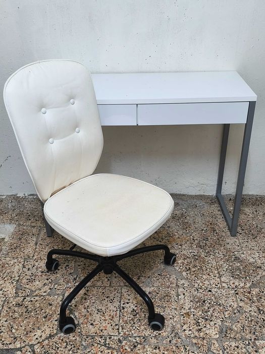 Secretária e cadeira