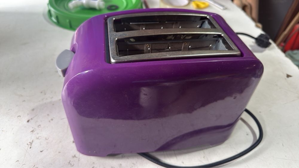 Продам тостер Laretti