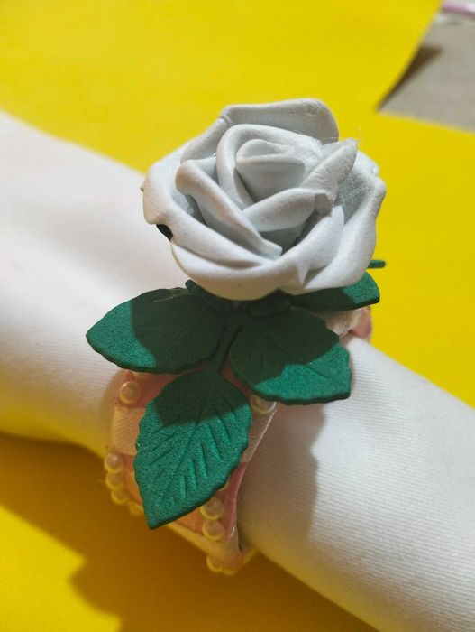 lindas argolas para guardanapos artesanais feitas a mão