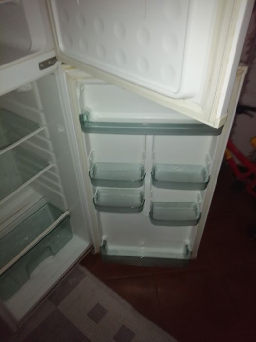 Frigorífico usado em bom estado (negociável)