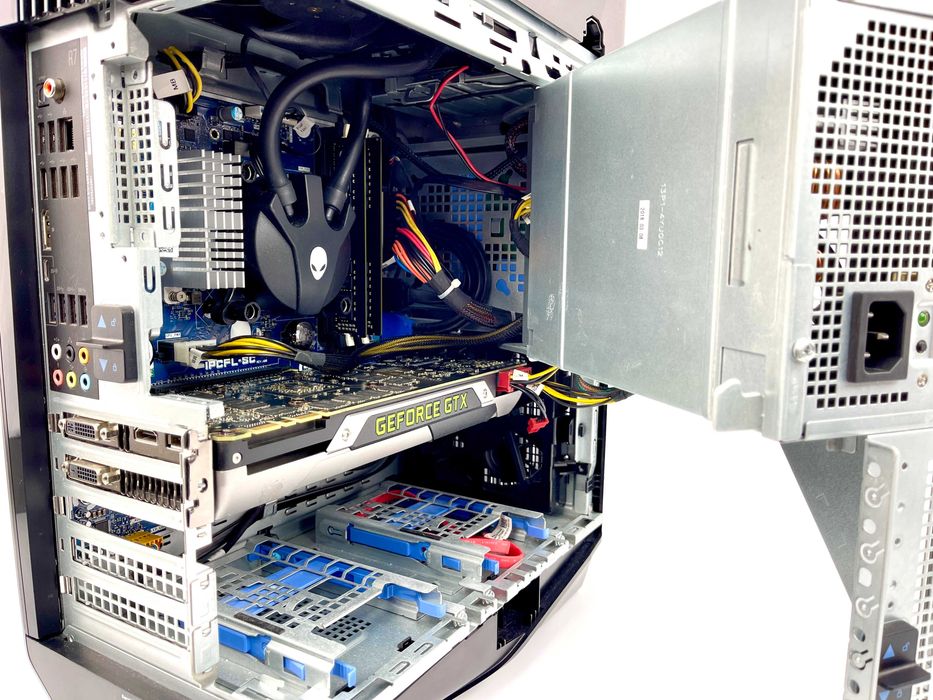 Alienware Aurora R7  i7-8700|GTX 1060|16Gb|256Gb|2Tb|Wi-Fi|1000W