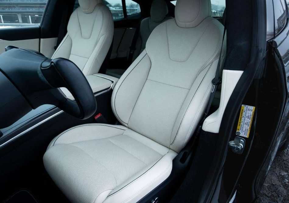 Tesla Model S 2023 року