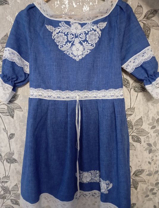 Продам плаття для дівчинки