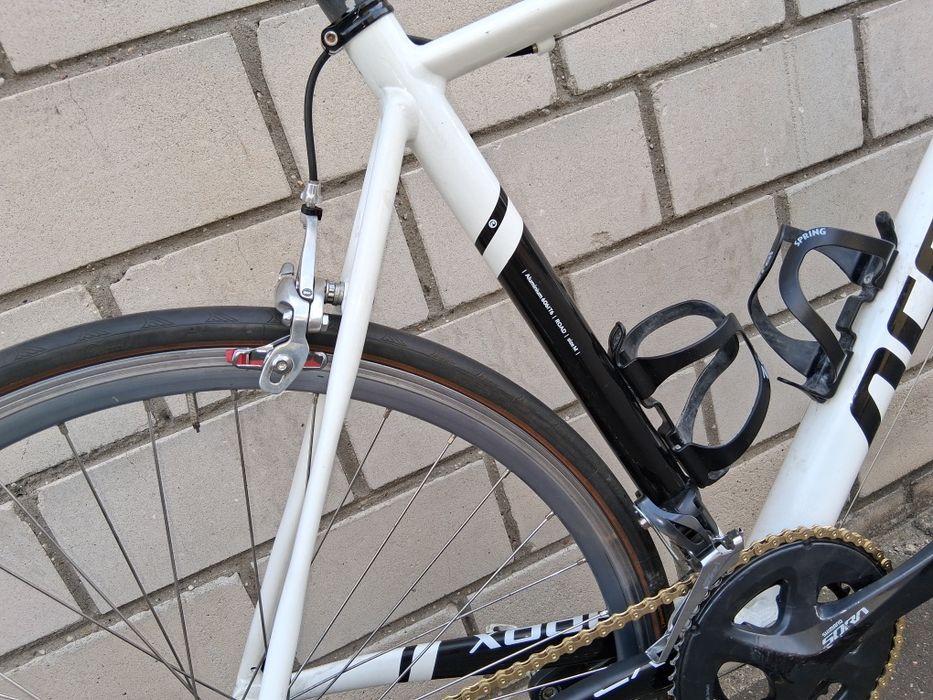 Szosa Accent Apex