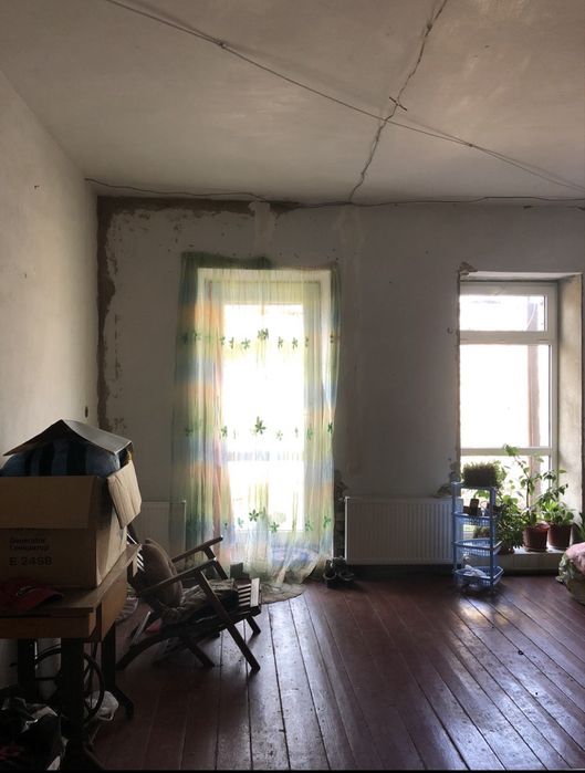 Продам трикімнатну квартиру ( частина будинку)