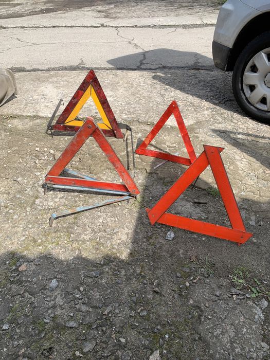 Продам аварийные знаки