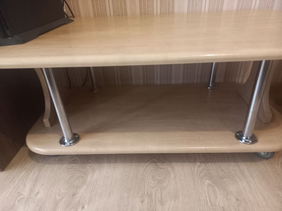 Продам журнальний столик