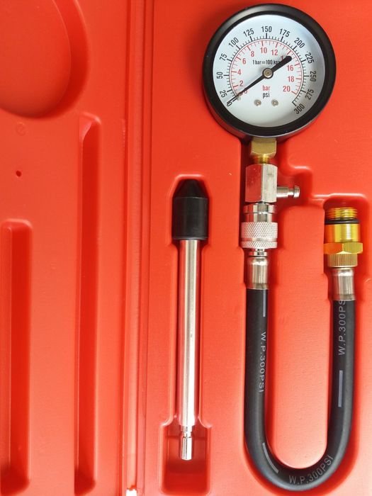 Компрессометр для бензиновых  двигателей  INTERTOOL  АТ- 4001