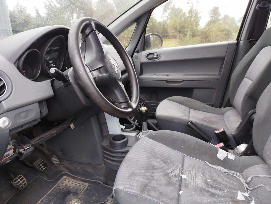 Para peças Mitsubishi Colt 1.5 DI-D Ano 2005
