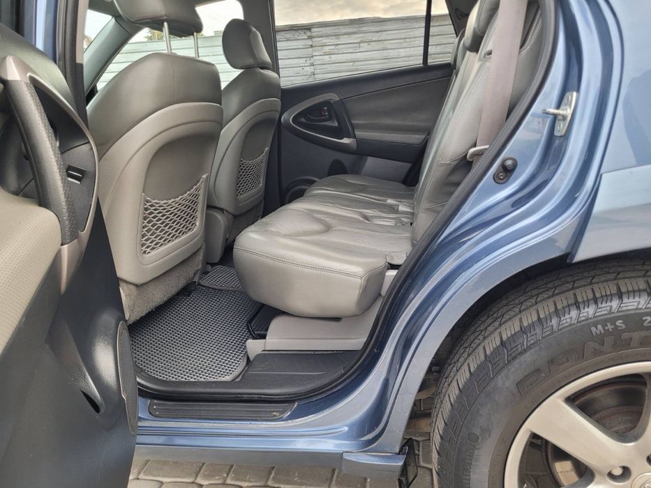 TOYOTA RAV 4 Avtomat 2.4 Long Avd