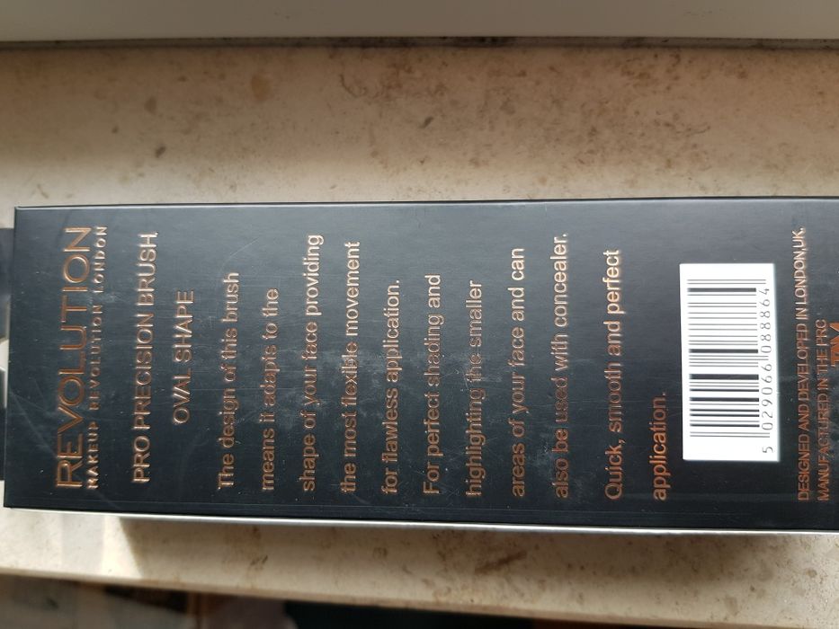 Pincel Makeup Revolution Oval