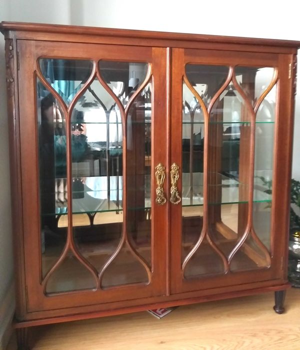 Cristaleira em muito bom estado