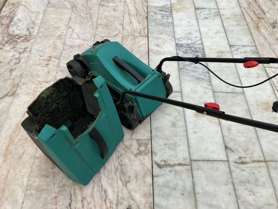 Corta-relvas eletrico BOSCH ARM 32 1200w 32cm