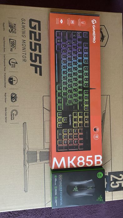 Продаю компютер монітор стіл крісло