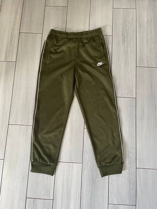 Продам штаны Nike на лампасах