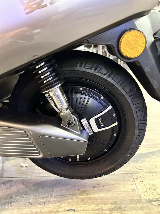 Покрышка шина скат Pirelli 110/70/11 - 90-80-11 на електроскутер Aima A700