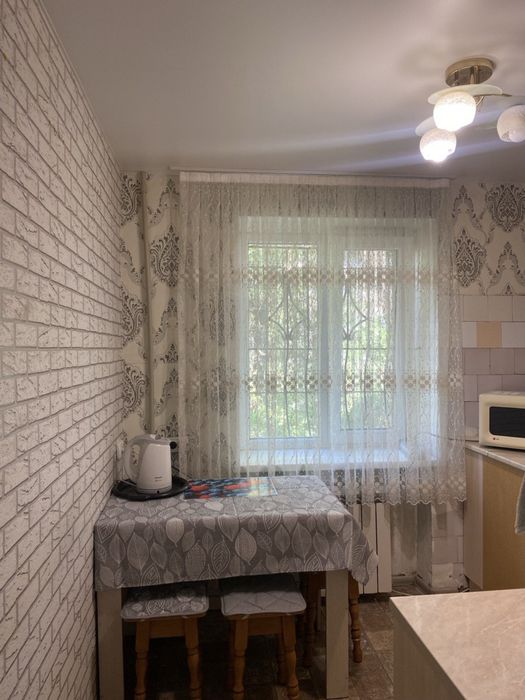 Сдаю в аренду по добово 2-кімнатну квартиру