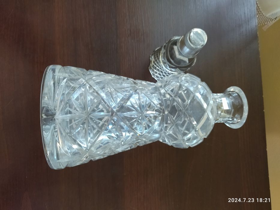 Kryształowa karafka