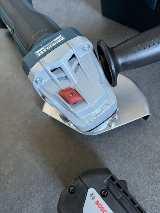 Безщіткова Акум. Болгарка Bosch GWS 18V-7