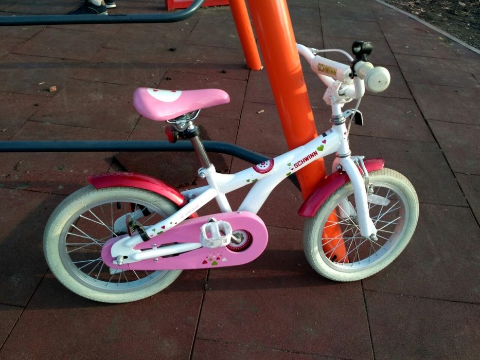 Продам детский велосипед Schwinn колеса 16, есть доп. колеса!!!
