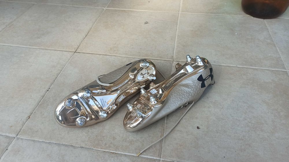 Botas Futebol Under Armour Magnetico Pro