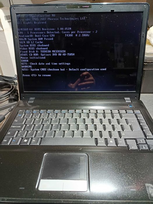 Computador Portátil Insys M74T