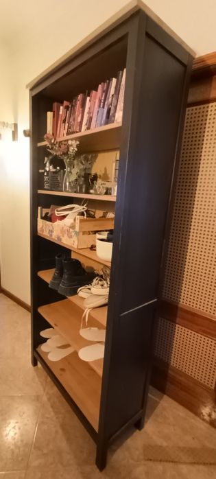 Estante Hemnes preto