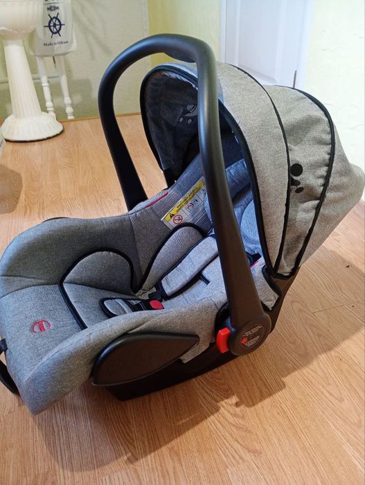 Продам автолюльку Pluto