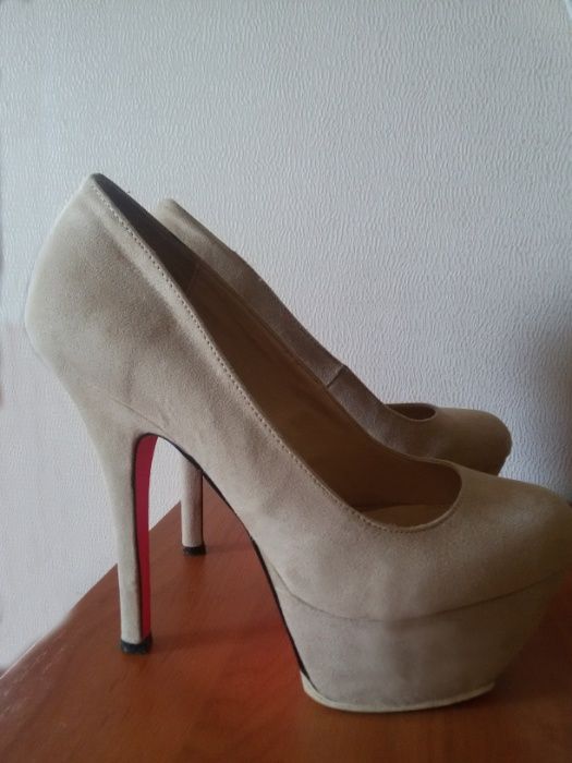 Туфли - лабутены (замша)