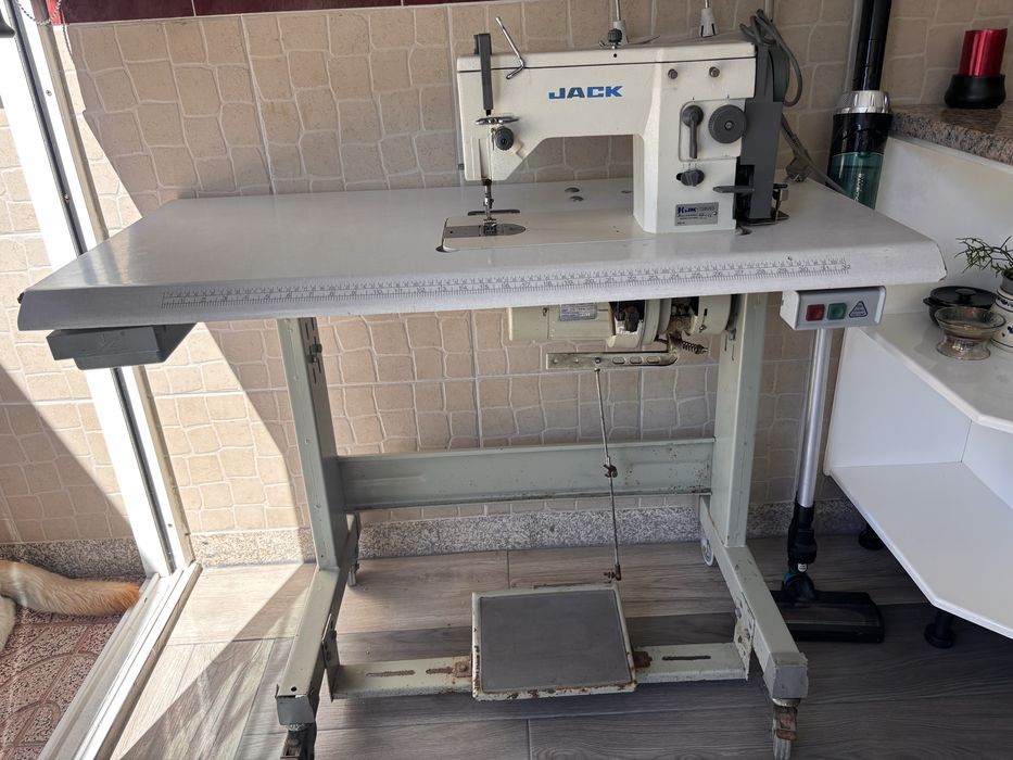 Maquina de costura industrial