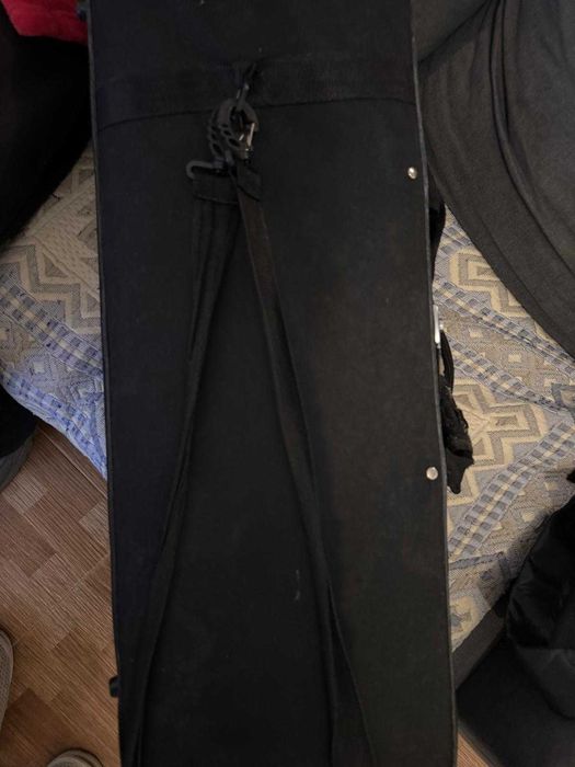 Viola d'arco (sem uma das 4 cordas, com almofada e arco) + Caixa