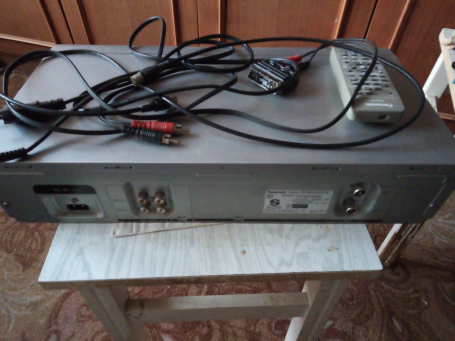 Видеомагнитофон  Panasonic
