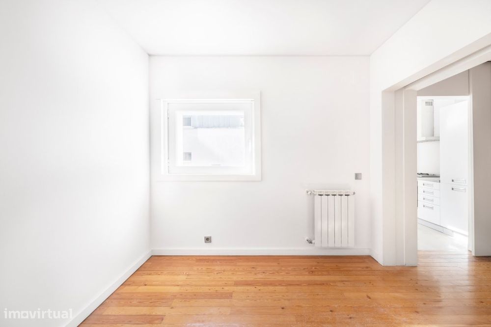 Apartamento no Chiado com 2 salas e 2 quartos e 2 lugares de estaciona