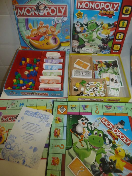 Jogos de tabuleiro: Trivial, Scrabble, Monopólio, Master Mind...