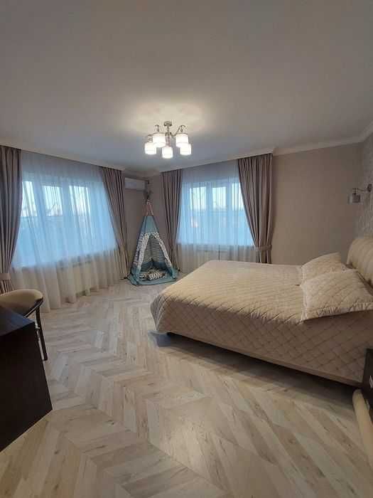 Продаж 2 поверхового будинку