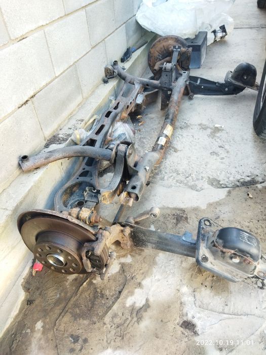 Задняя  балка, подрамник, задня балка, ходовая, vw Touran