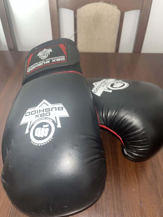 Zestaw do MMA/Boksu: Rękawice DBX Bushido 14 OZ + Nagolenniki TAVER L