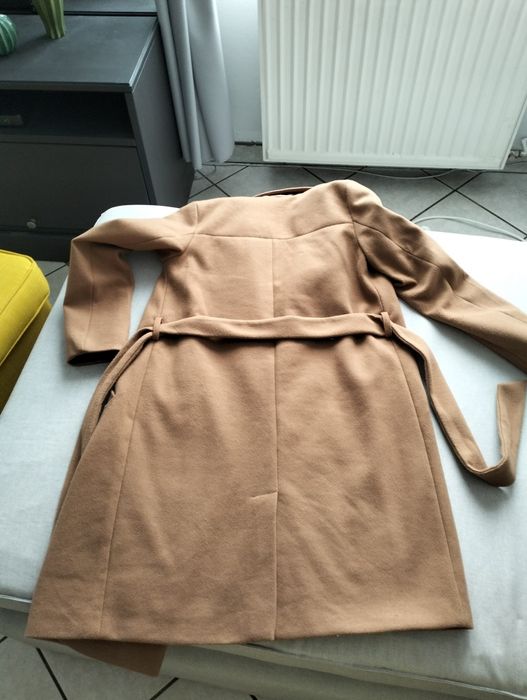 Damski brązowy płaszczyk