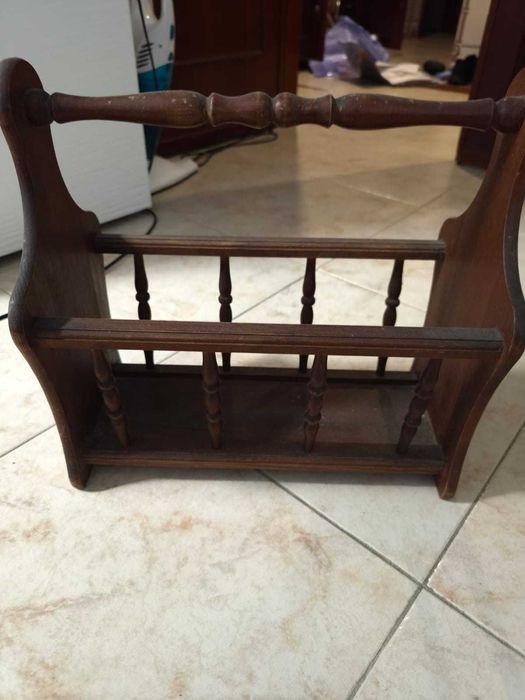 Porta revistas castanho