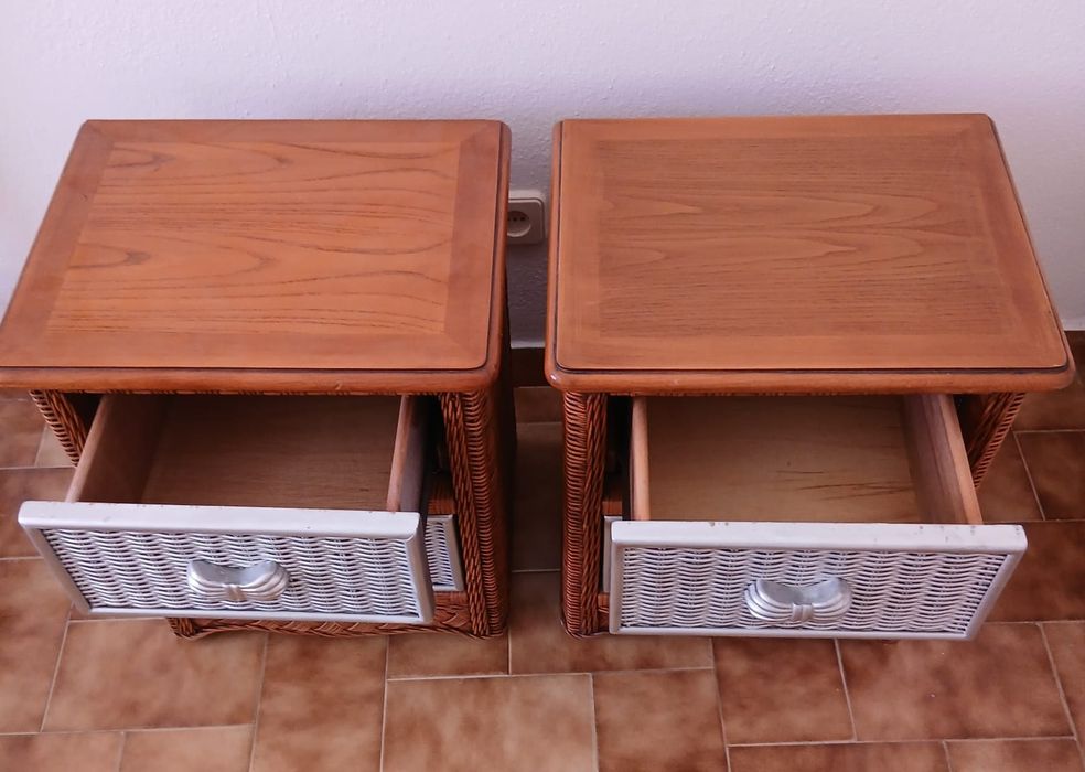 2 Mesinhas Cabeceira / Bedside Tables