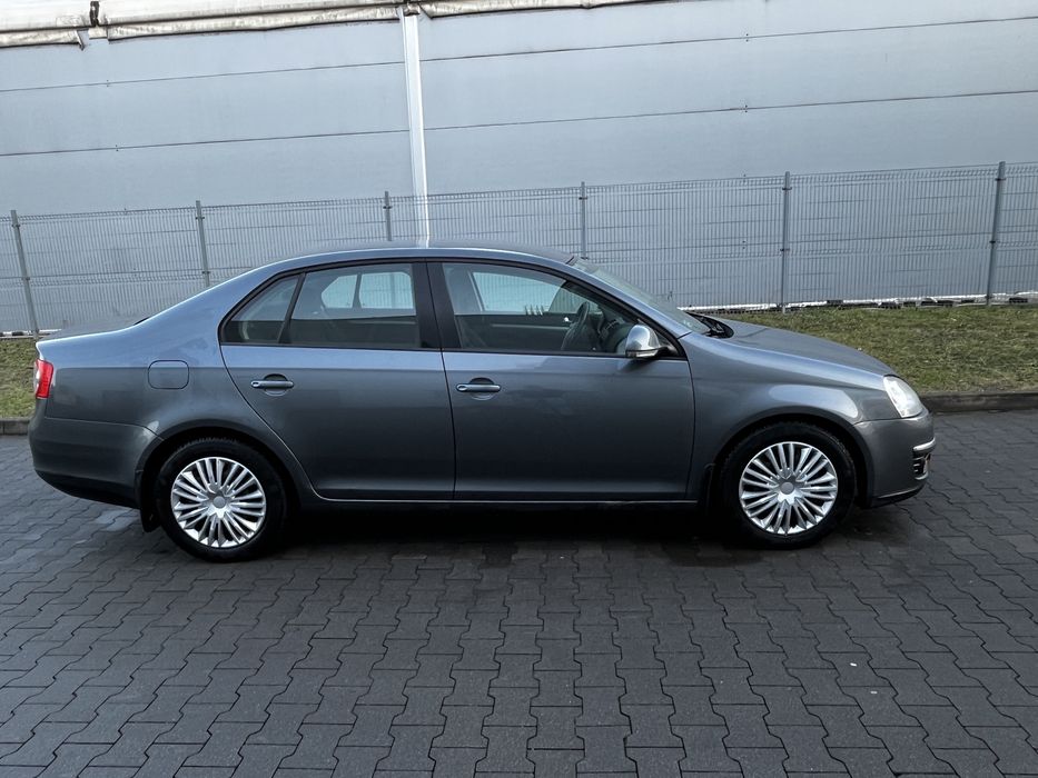 VW JETTA 2009 1.6 tdi/ PDC/ garażowany