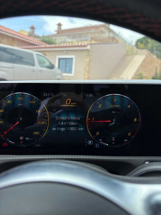 Mercedes-Benz A180d AMG Line