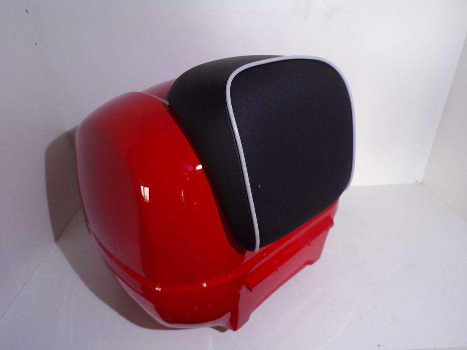 VESPA Kufer Z Oparciem Do Modelu GTS Super Od 2023r. Red CM273376